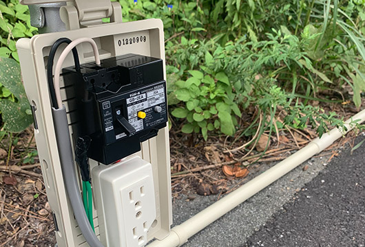 写真：100V電源が使用可能